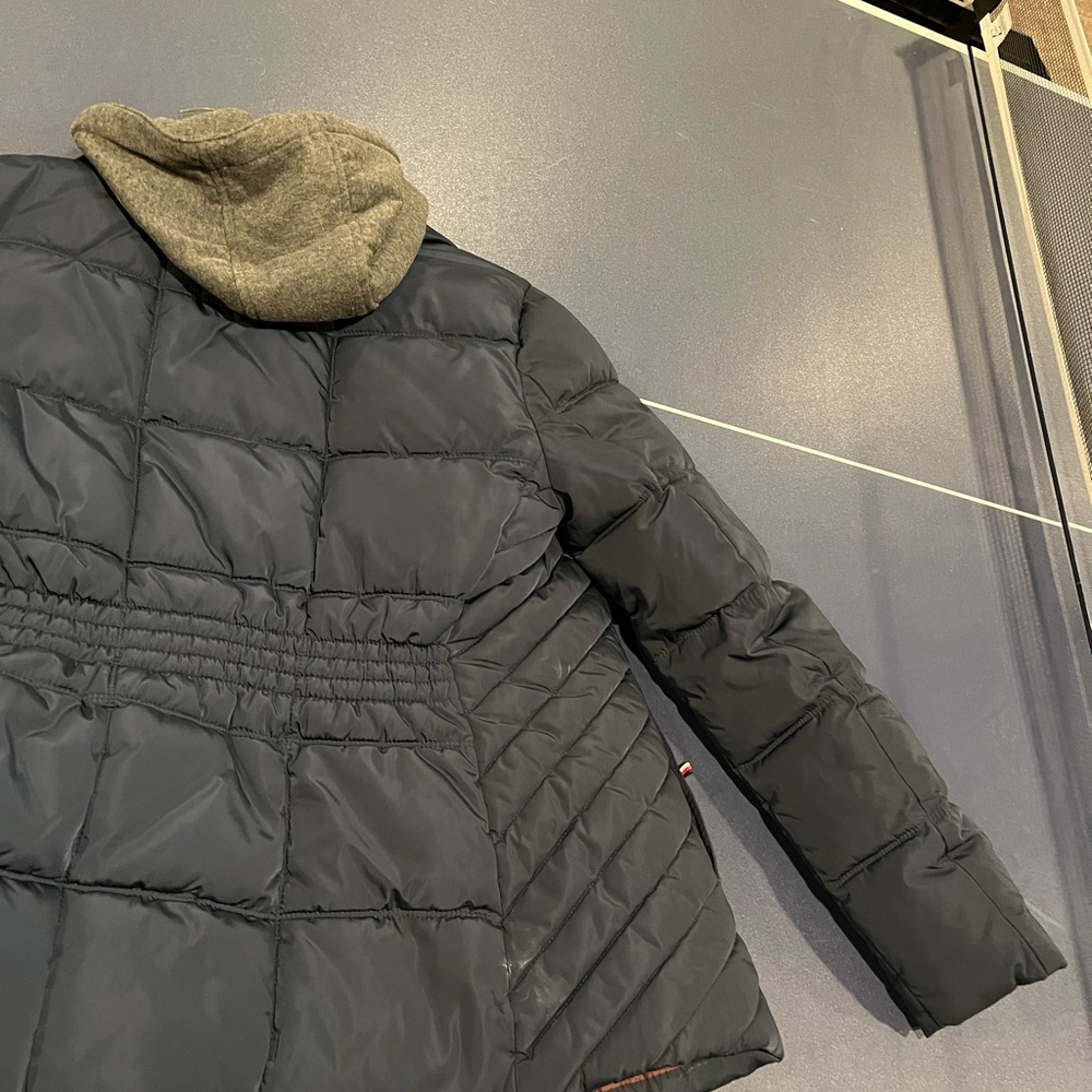 Women’s Navy Puffer Jacket - Picture 5 of 9